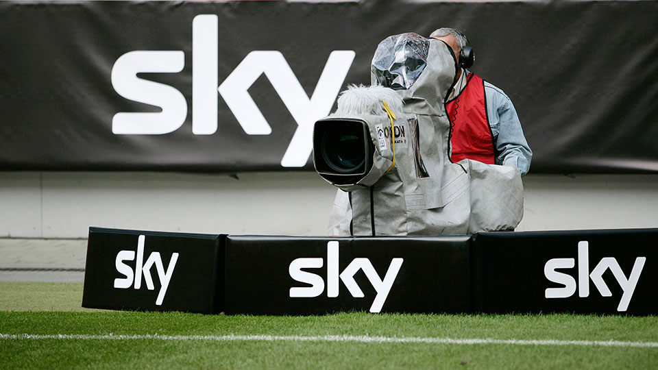 Pay-TV-Anbieter Sky will auch künftig seine exklusiven Bundesliga-Rechte behalten. (Bild: Sky)