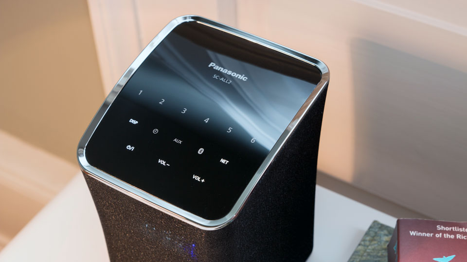 Sensortasten am WLAN-Lautsprecher SC-ALL2 von Panasonic. ©digitalzimmer
