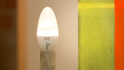 Zum Lightify-Sortiment von Osram gehören auch Kerzenlampen für die kleine E14-Fassung.