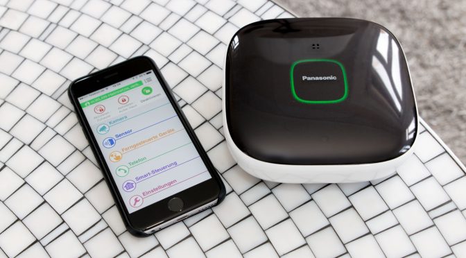 App und Basisstation (Hub) zum Smart-Home-System von Panasonic