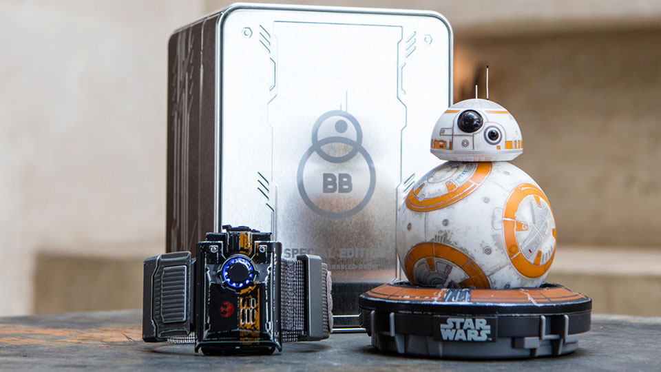Im „Battleworn Bundle“ sehen BB-8 und Force Band schon etwas mitgenommen aus. Bild: Sphero