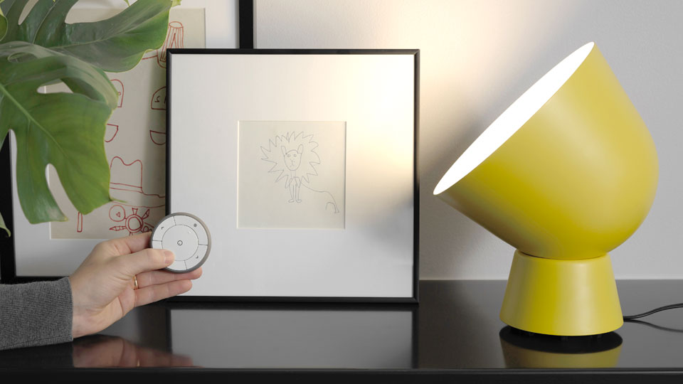 Das Trådfri Dimmer-Set besteht aus einer Lampe plus Fernbedienung. Bild: Ikea
