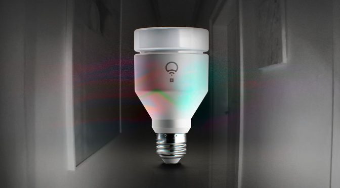 LifX Plus: Die WLAN-Lampe aus den USA spendet auch Infrarot-Licht für Überwachungskameras.