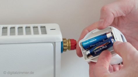 Das Einlegen der Batterien versetzt den Thermostat normalerweise automatisch in den Installationsmodus.