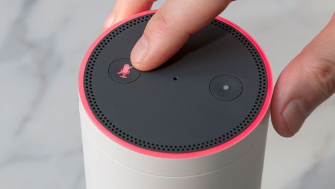Auf Nummer sicher: Ein Tastendruck schaltet die Mikrofone am Amazon Echo komplett aus. ©digitalzimmer