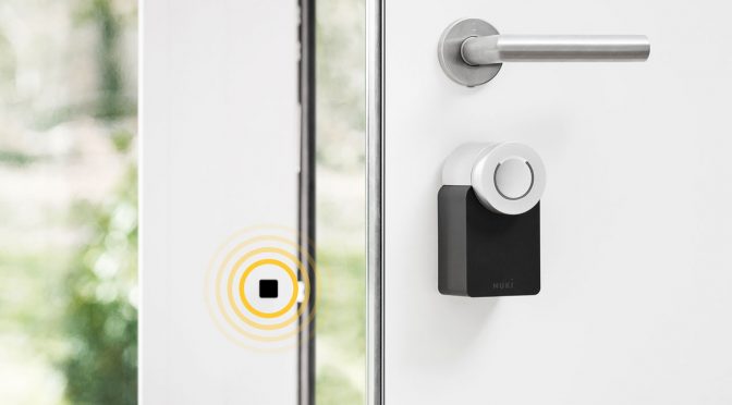 Das Nuki Smart-Lock 2.0 unterstützt HomeKit und Zigbee. Bild: Hersteller