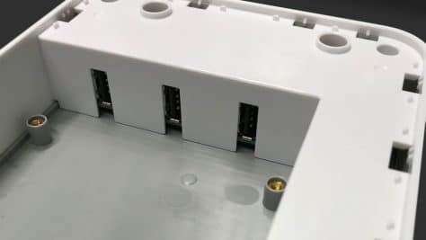 Drei USB-Buchsen im Innern der Zentrale erlauben den Anschluss von Funksticks. ©digitalzimmer