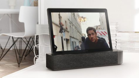 Das Lenovo Smart Tab P10 im Videoeinsatz mit Amazon-Programm. Bild: Hersteller