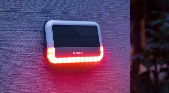Bosch-Alarmsirene an Hauswand
